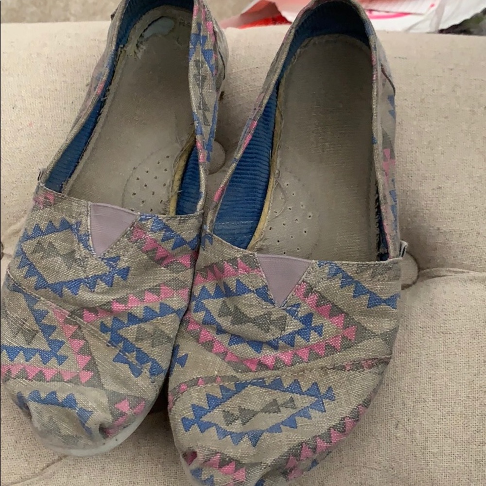 Toms